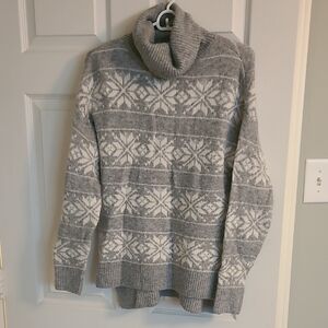 cupcakes & cashmere Gray and White Snowflake Turtleneck Sweater